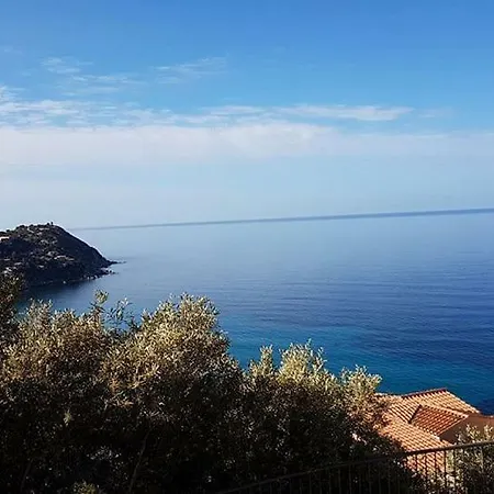 Villa Panoramica Tra Suggestive Notti Stellate.